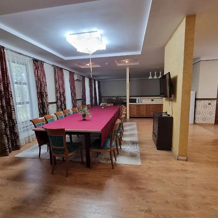 Green Land Hotel Aqtöbe Ngoại thất bức ảnh