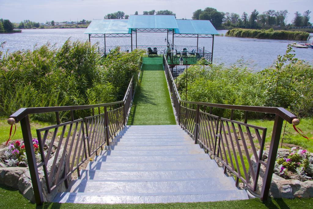 Green Land Hotel Aqtöbe Ngoại thất bức ảnh