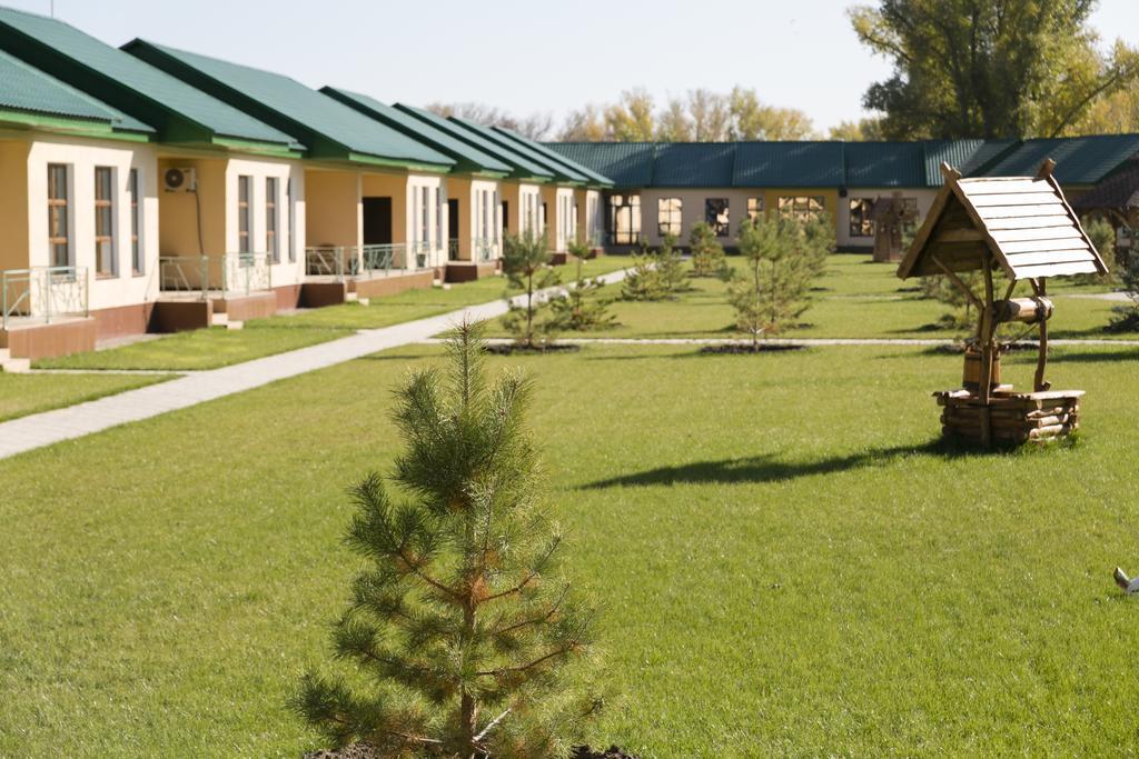 Green Land Hotel Aqtöbe Ngoại thất bức ảnh